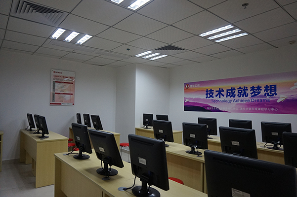 深圳博學實訓軟件開發培訓學校 正規性與選擇考量